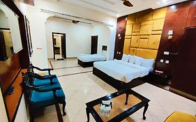 Hotel Pak Continental Multan